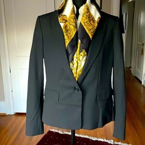 ANN TAYLOR BLACK SINGLE BUTTON SUIT JACKET IN POLY/RAYON/SPANDEX COMBO SIZE 4